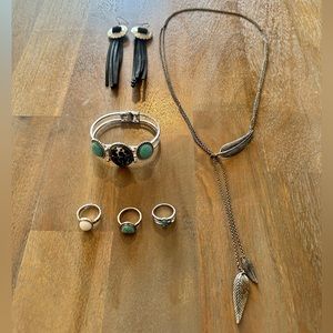 Shyanne Jewlelry - Lot of 6 - Western earrings, bracelet, rings and necklace